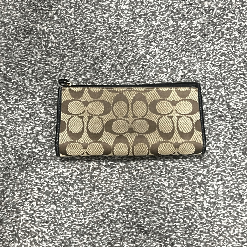 Coach Wallet - Picture 2 of 6
